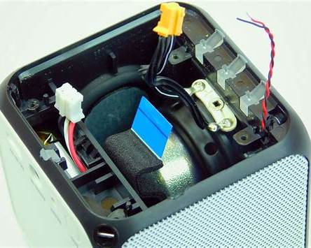 https://www.allaboutcircuits.com/uploads/articles/BluetoothSpeaker_-_10_Internal_Parts.JPG